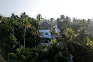 Utopia Varkala - Boutique stay in Odayam rice fields - Kondālseri