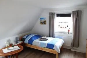 Haus Holo für Monteure - 4 Einzelzimmer - 5 Betten -2 Bäder - Küche - Hanerau-Hademarschen