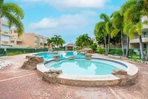 Close to Combate beach, el poblado and restaurants - Pole Ojea