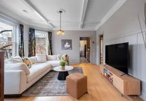 Elegant and Chic 2Bed 2Bath steps from the lake! - Howard District