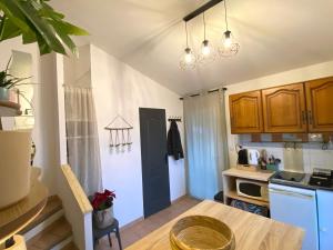 Appartements MAYA l Studio l Super Wifi & Parking Gratuit l Vue Panoramique Sainte-Victoire : photos des chambres