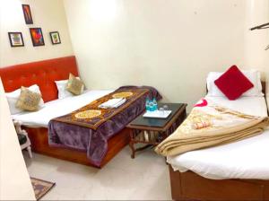 The Super Residency - Near Nizamuddin Markaz & Auliya Dargha