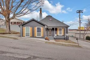 Lenoir City Cottage - Remodeled - Close to Lake - Loudon