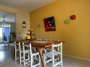 Casa 3 andares mobiliada no Frade, Angra dos Reis, com vista mar