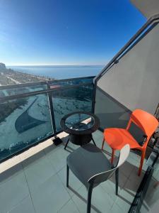 Апартаменты с обзорным видом на море и бульвар Orbi Beach Tower