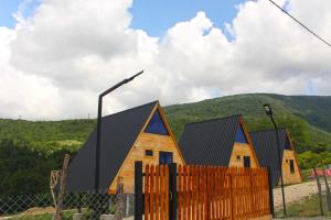 Le GaBe Canyon Eco Houses