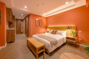 Elegant Stay Steps from El Tesoro Mall 304