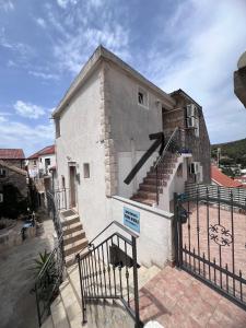 Apartments Tudor Nikola