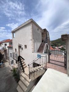Apartments Tudor Nikola