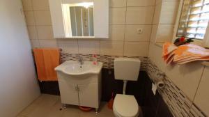 One-Bedroom Apartment Malinska near Sea 2