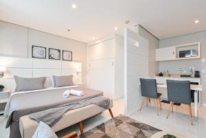 Nest of Freedom Chacara Sto Antonio e Consul USA - TV Smart e Sofá Cama