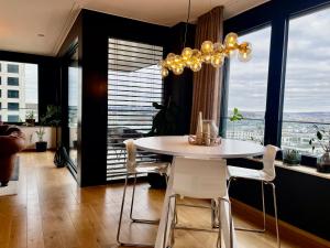 Elegant Sky Apartment with SPA