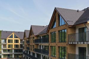 Beżowy Apartament Sun Seasons 24 w Świeradowie Zdroju z Parkingiem by Noclegi Renters