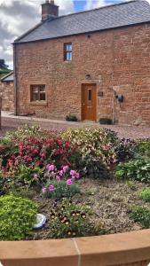 Stanloch Farmhouse - well equipped, games room, EV