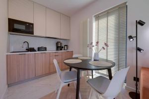 Beżowy Apartament Sun Seasons 24 w Świeradowie Zdroju z Parkingiem by Noclegi Renters