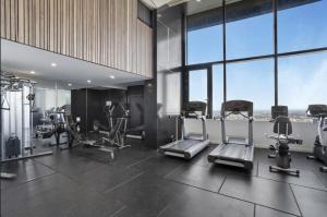 Stylish CBD 2B Apt-Pool & Gym