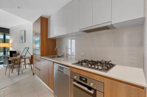 Stylish CBD 2B Apt-Pool & Gym