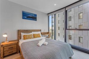 Stylish CBD 2B Apt-Pool & Gym