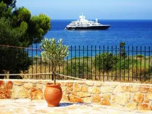 Mondo Cosseri Villa Rossa-Dorothea and Mondo Cosseri Villa Rossa-Penelope, with own shared pool - 希伊