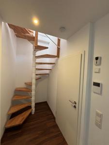 Siegburg Zentrum, moderne Wohnung plus Maisonette, Parkplatz inklusive