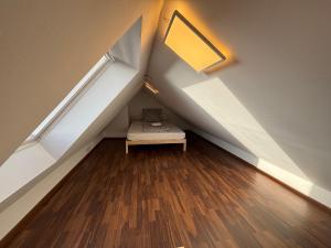 Siegburg Zentrum, moderne Wohnung plus Maisonette, Parkplatz inklusive