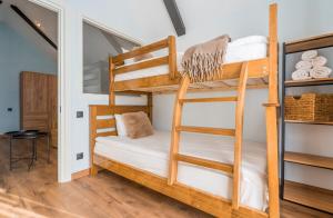 Split 2-bed for family & friends