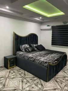 QuiQ Suites - Otokutu