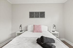 Westchester Retreat King bed