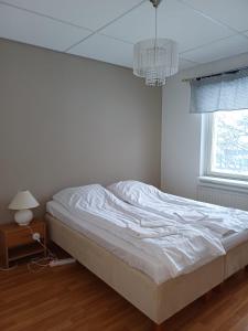 HH Huoneistot kaksio parvekkeella