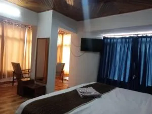 Sindhi Royal Stay - Hātrūn