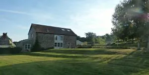 Elegant Family Eco Retreat, Epic Countryside Views - Tidenham