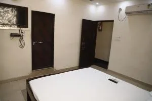 Immortal Mace Homestay - Allāhābād Junction