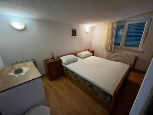 Apartment and Rooms Ruza