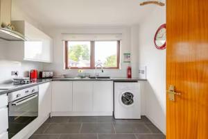 Number 5, Muirfield Court