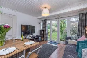 Lakeside 77 at Glan Gwna holiday park - Caeathro