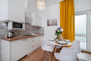 Sunshine Studio Wólczańska 53 - by Rentujemy