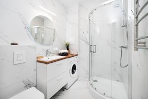 Sunshine Studio Wólczańska 53 - by Rentujemy