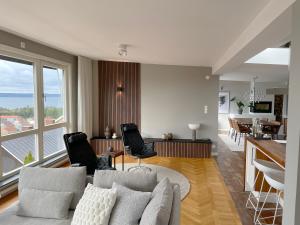 Villa med utsikt, centralt, nära Elmia