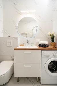 Sunshine Studio Wólczańska 53 - by Rentujemy