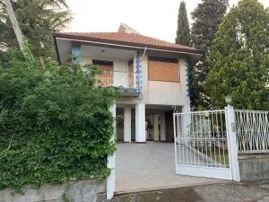 La villa di Flora singola MONTEROSSO ETNEO - Fleri