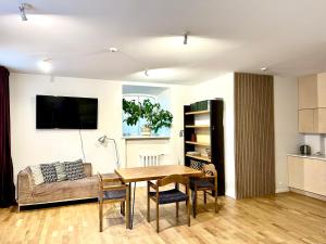 Mini Home Bookshop Studios