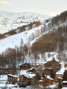 Foux d Allos en rez de neige