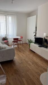 Appartment T2 Asnières Gare