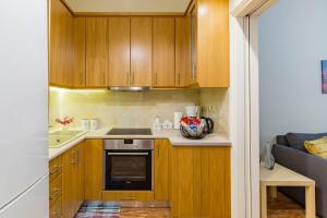 Cozy family apt near Zeus temple and Acropolis