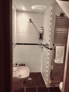 Bassett Home - Single room and Free Parking