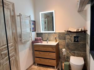 Villas VILLA au calme avec VUE MAGNIFIQUE -entierement climatisee - piscine : photos des chambres