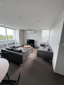 Corporate Accommodation - River View CBD Apartment - Claudelands