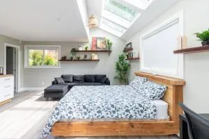 ENTIRE BACHELOR UNIT EN-SUITE UPTOWN WATERLOO - e4 - St. Jacobs