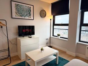 Luxury Super-King Bed Flat in Town Centre