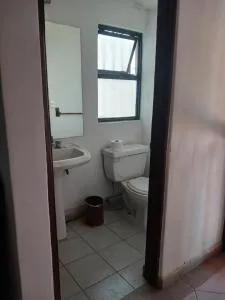 Casa con alberca y jardin en parres jiutepex - 休特佩克